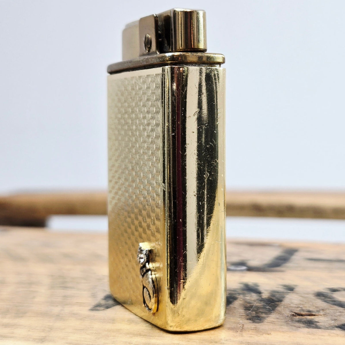 VINTAGE *NEW* 1960's Continental Gold Texture Music Lighter Japan