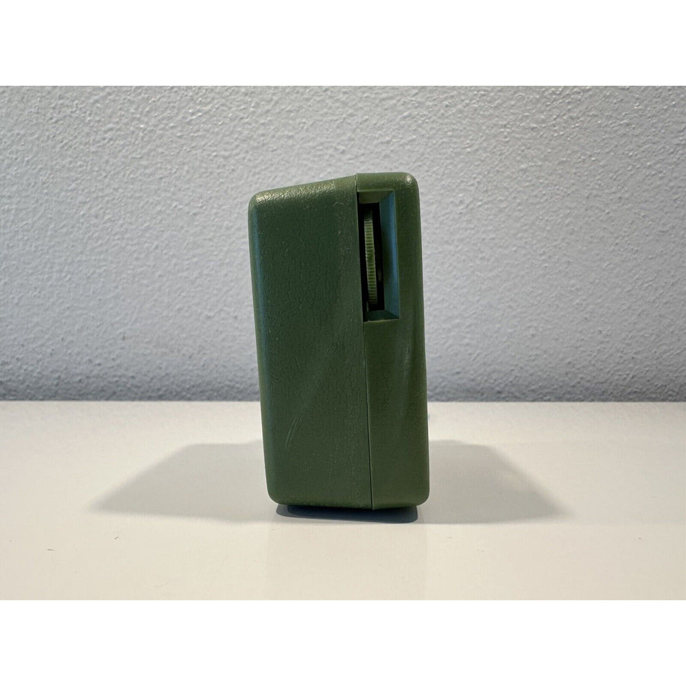 VINTAGE *NEW* 1960's MUSTANG AM Micro Solid State Transistor Radio-Green