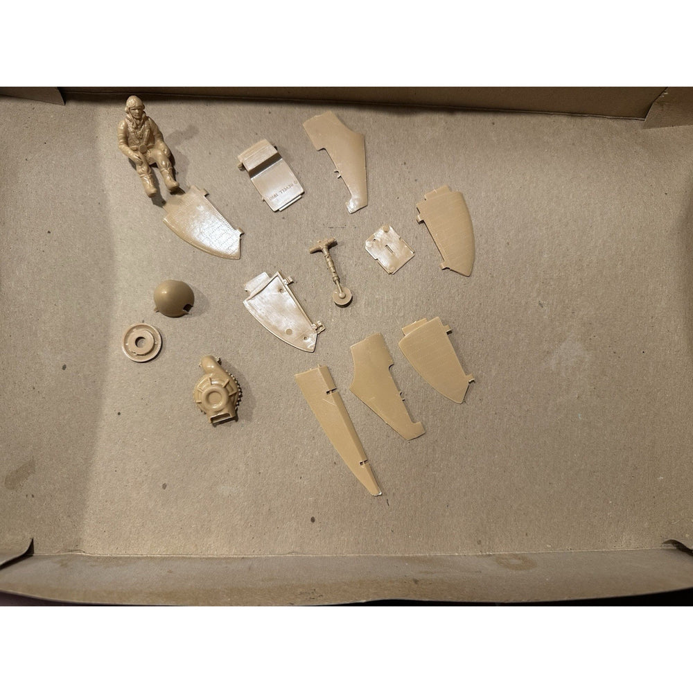 VINTAGE Revell Spitfire Mk. 1 "Lone Eagles" 1/32 Scale Model #4555 Open Box