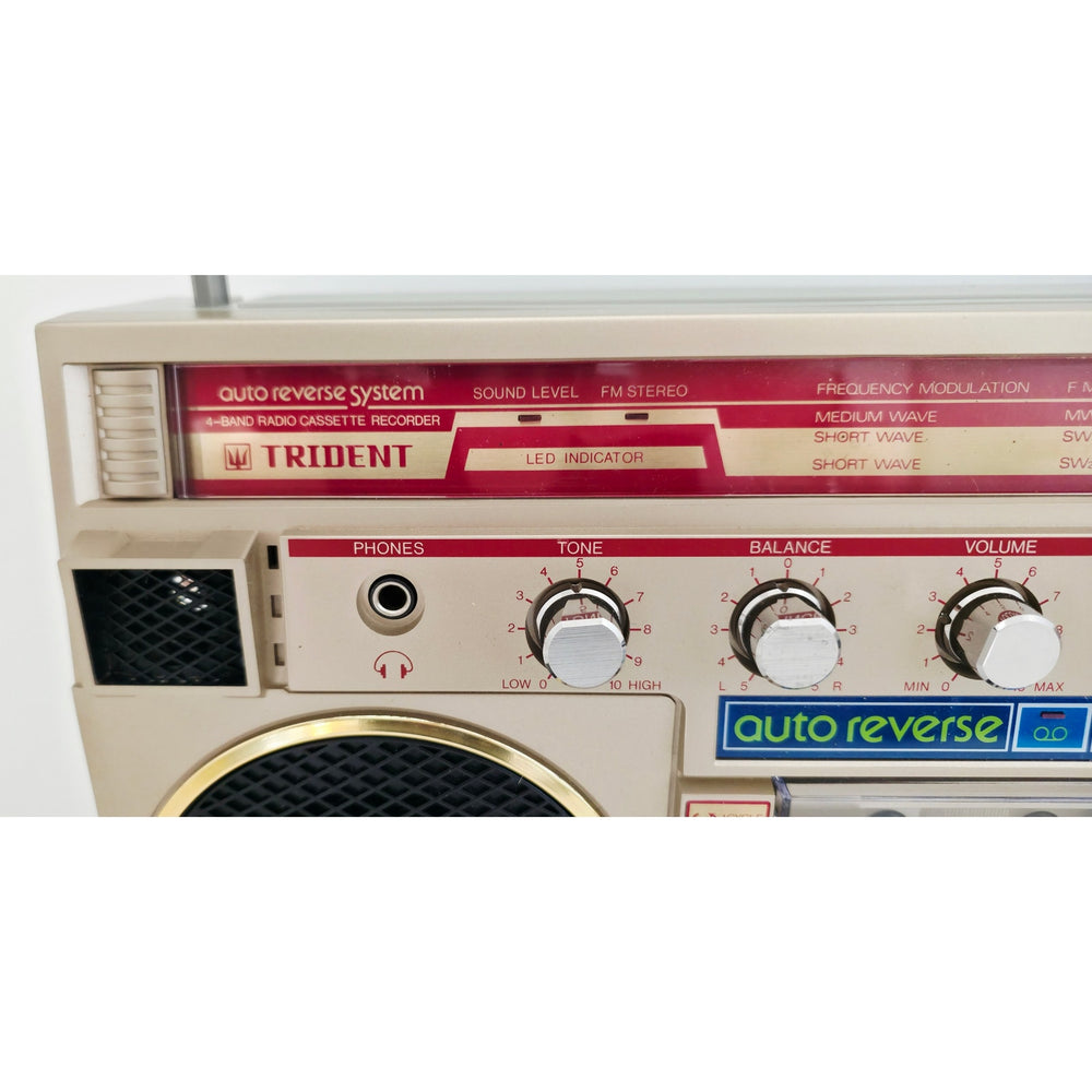 VINTAGE *PRISTINE* 1980's Trident CX-479F FM Radio Cassette Stereo Boombox