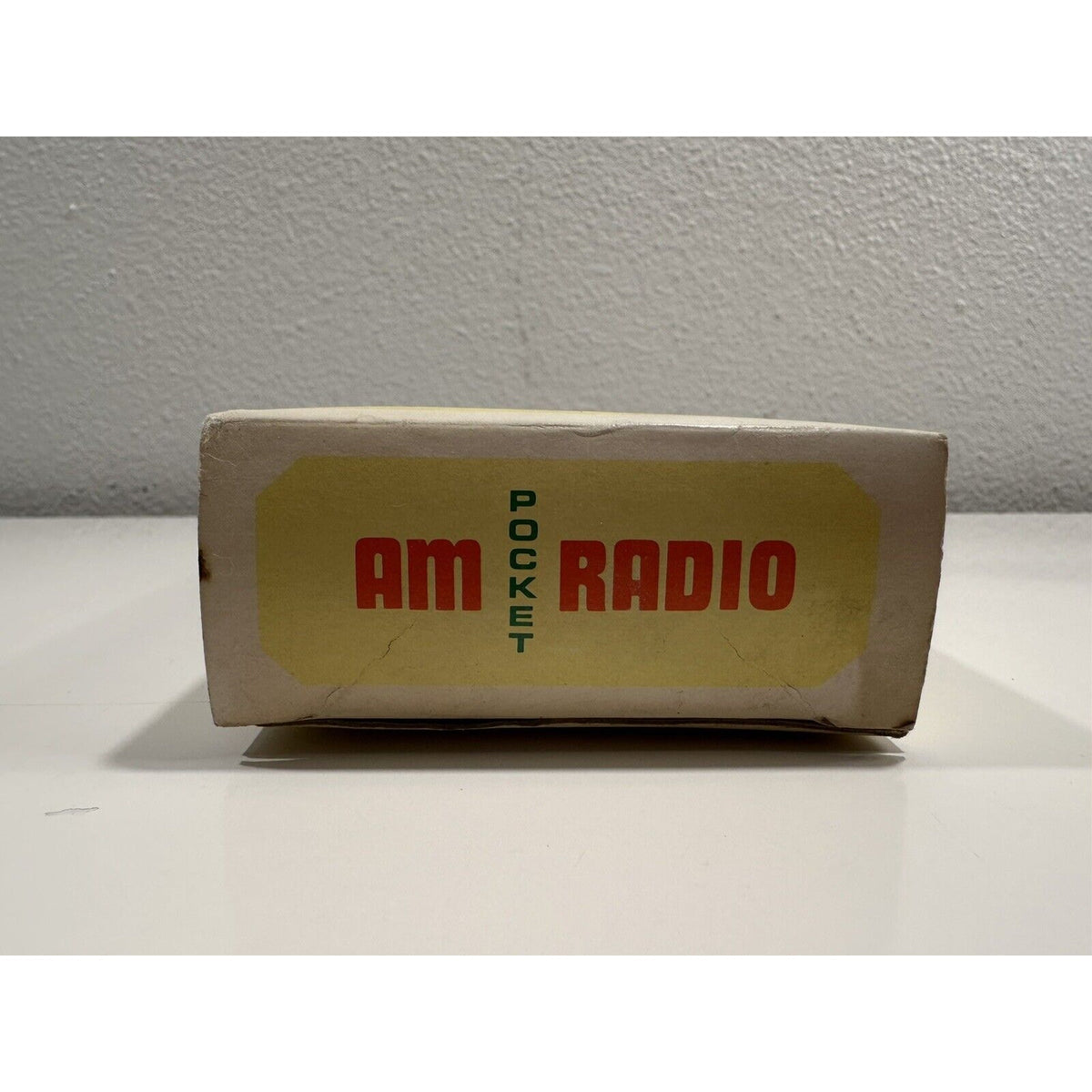 VINTAGE *NEW* 1960's Crown Transistor AM Pocket Radio British Design Hong Kong