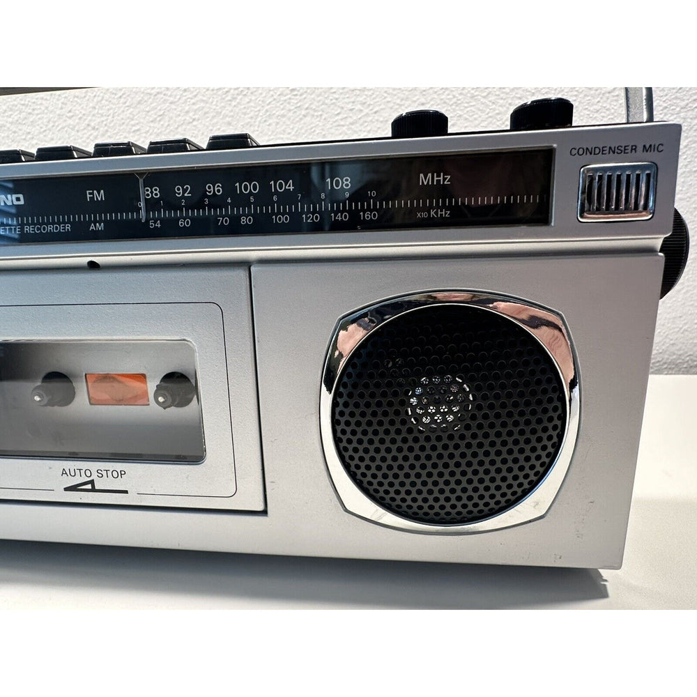 VINTAGE *NEW* Silvano KCM-2505 am/fm Mini Radio Cassette Player