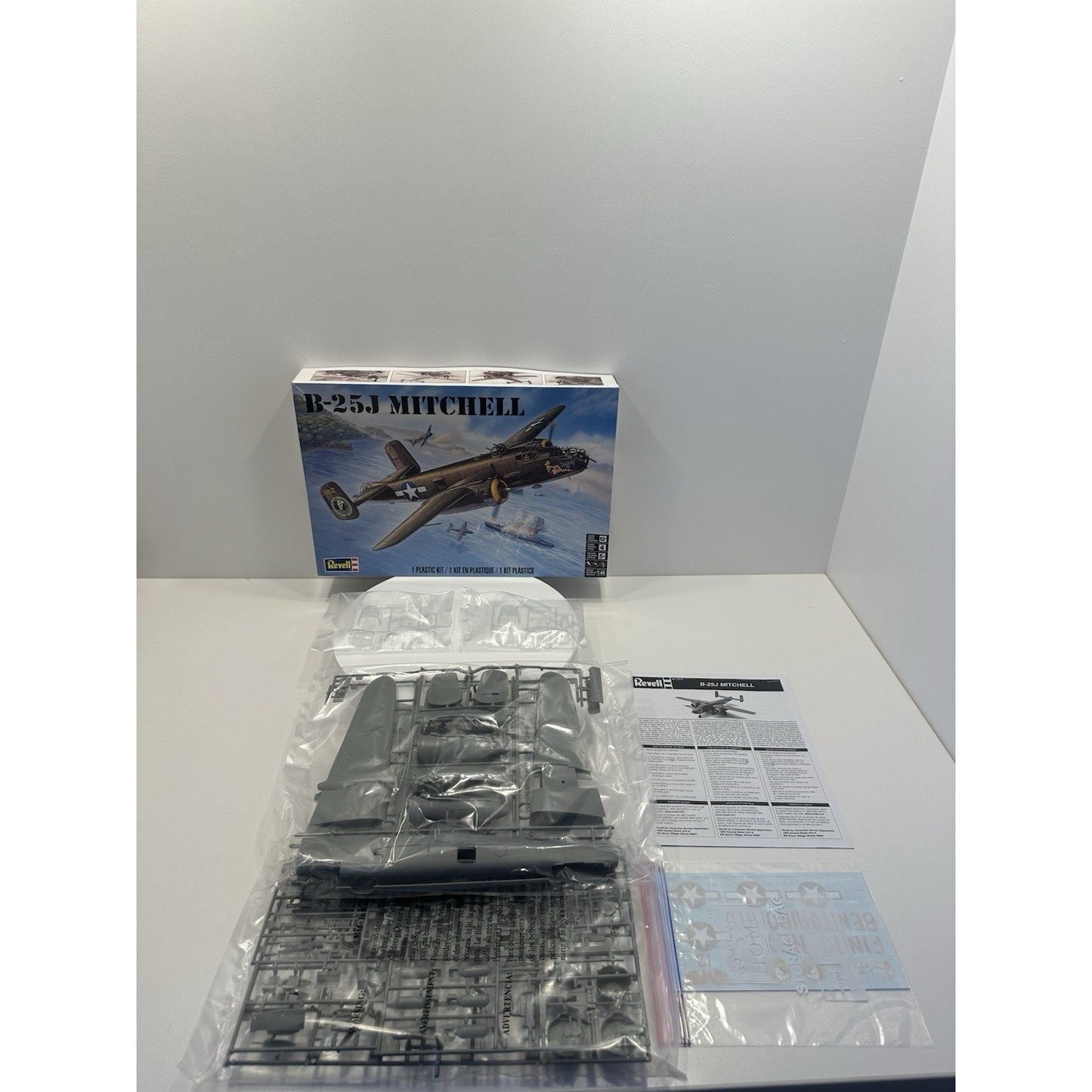 *NEW* 2011 Revell B-25J Mitchell Plastic Model Kit