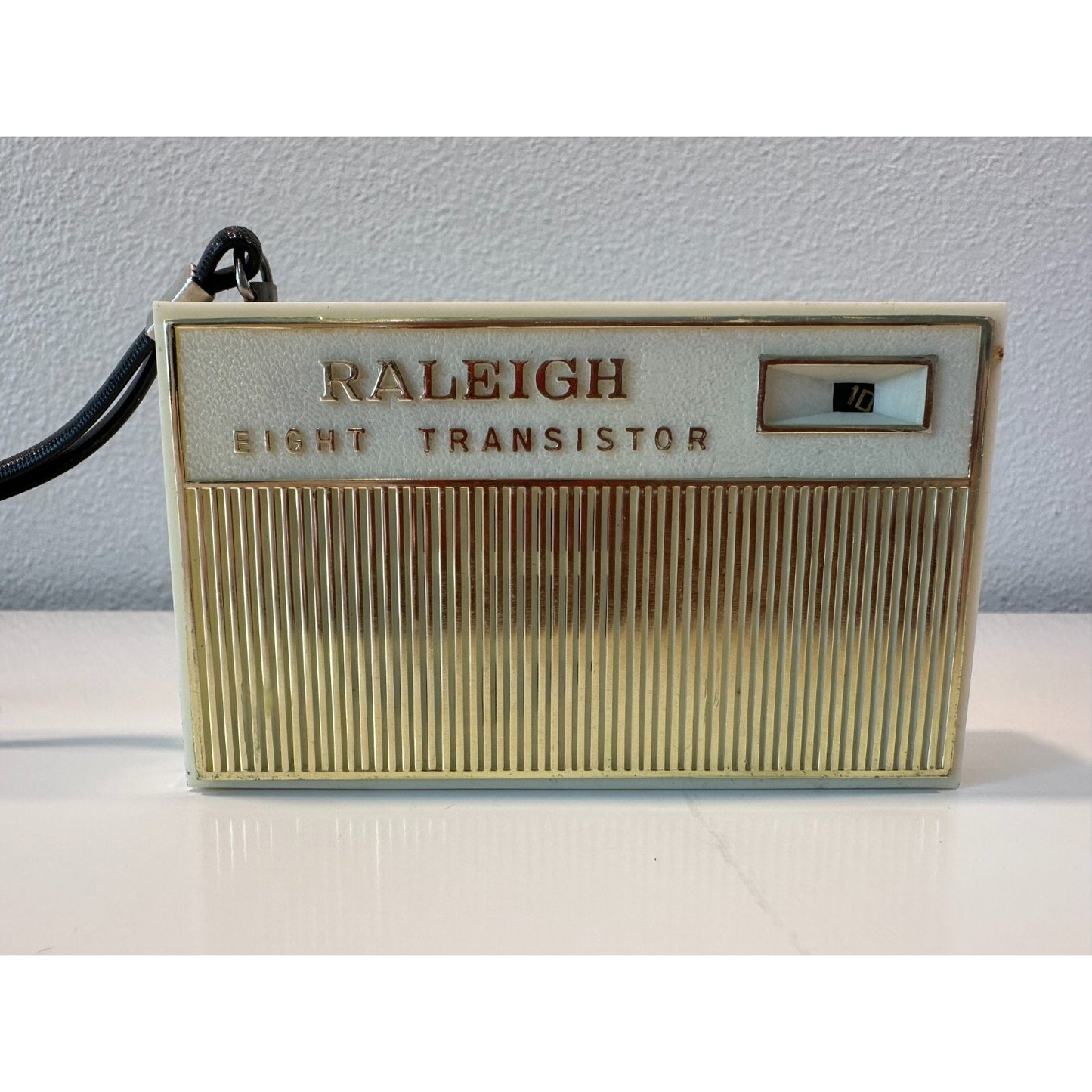 VINTAGE *NEW* 1960's/1970's Raleigh 8 Model 822 Transistor Radio