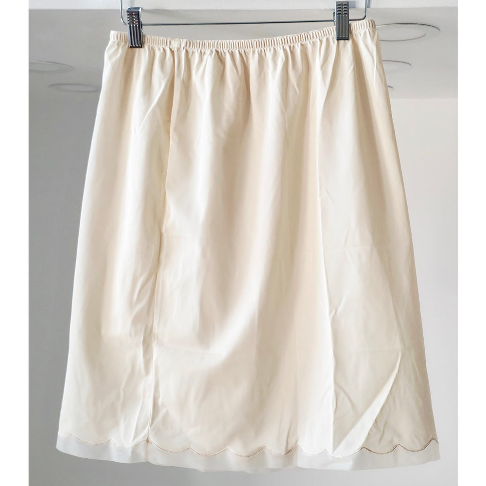 VINTAGE *NEW* 1950's Kayser Women's Cream Half Slip with Scalloped Trim Size L