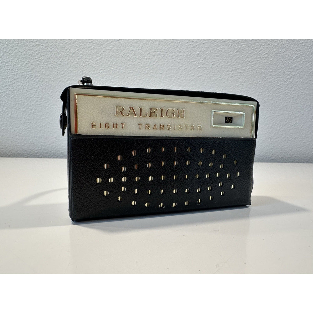 VINTAGE *NEW* 1960's/1970's Raleigh 8 Model 822 Transistor Radio