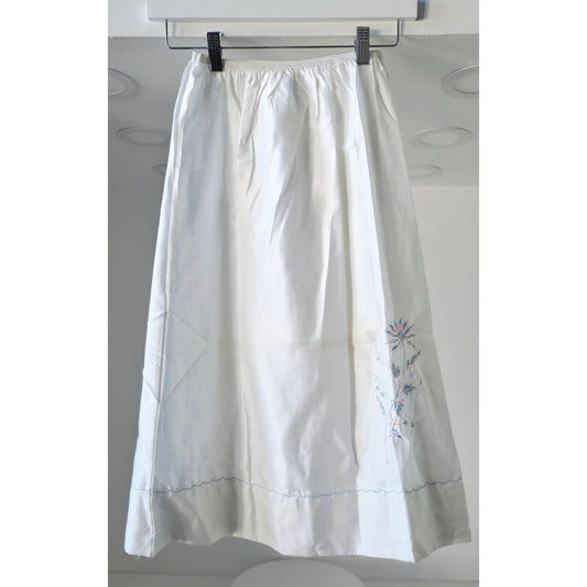 VINTAGE *NEW* 1960's Bradley Women's White Slip with Blue & Pink Flowers Size M