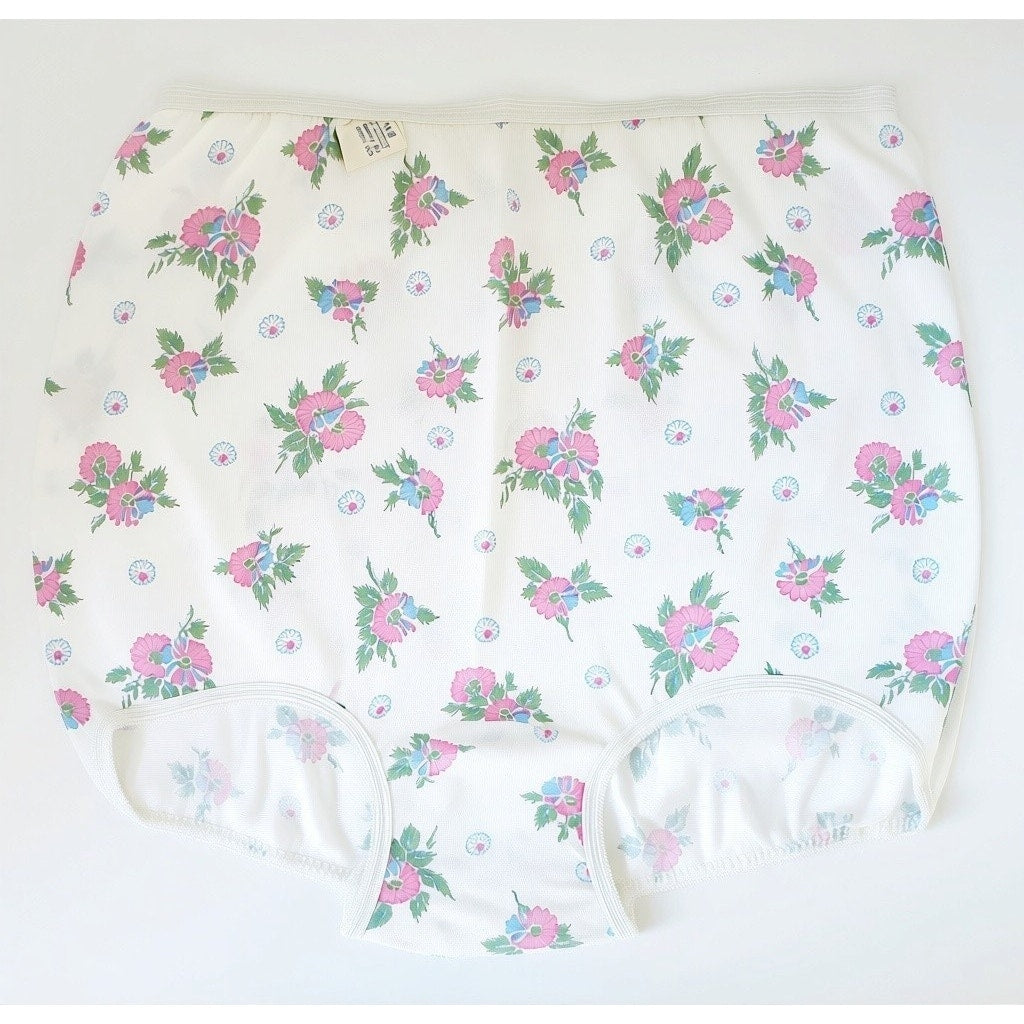VINTAGE *NEW* 1960's Women's White Flower Print Panties Underwear Size 6 (M) USA