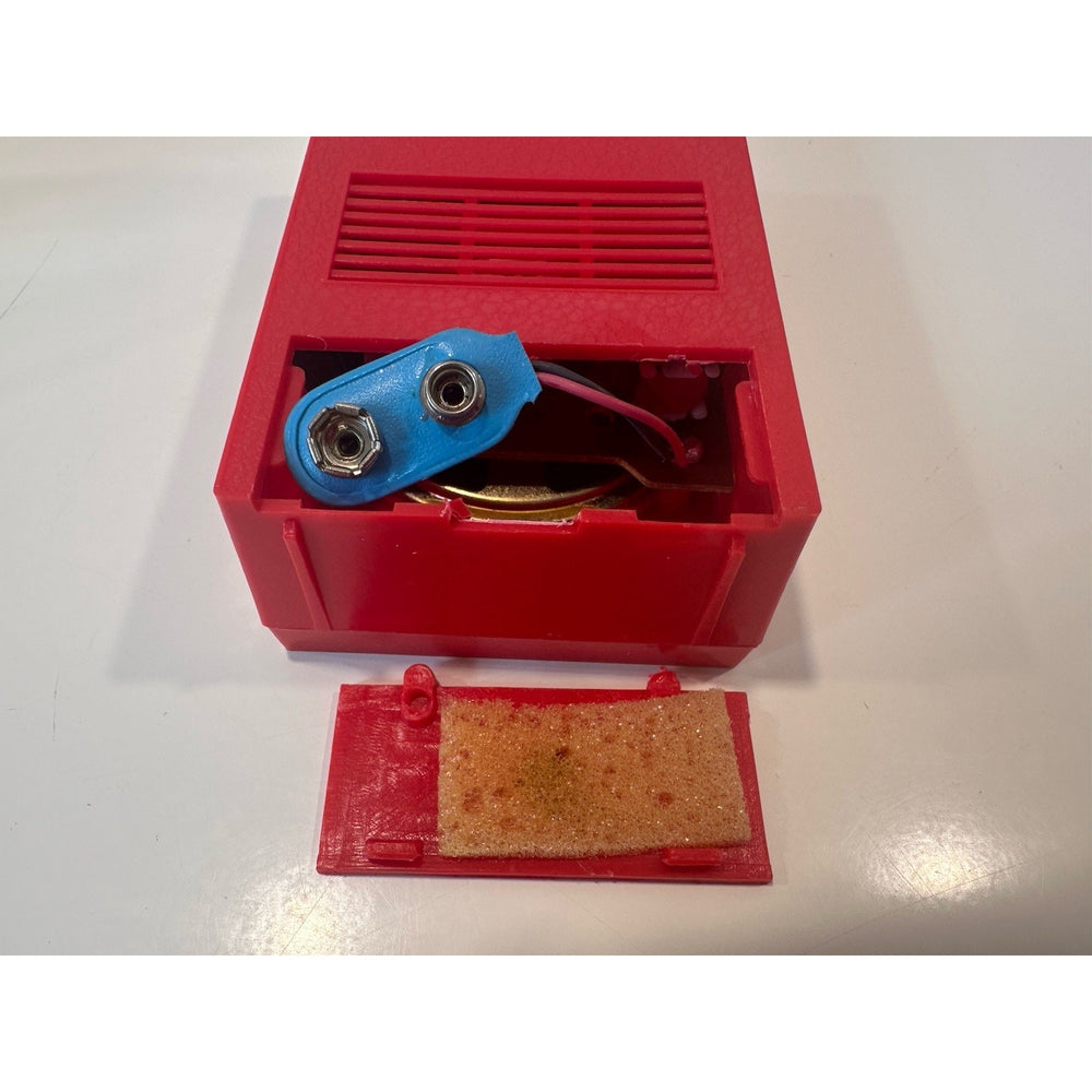 VINTAGE *NEW* 1970's Four Star FS-701 Solid State Radio in Red w/ Clear Case