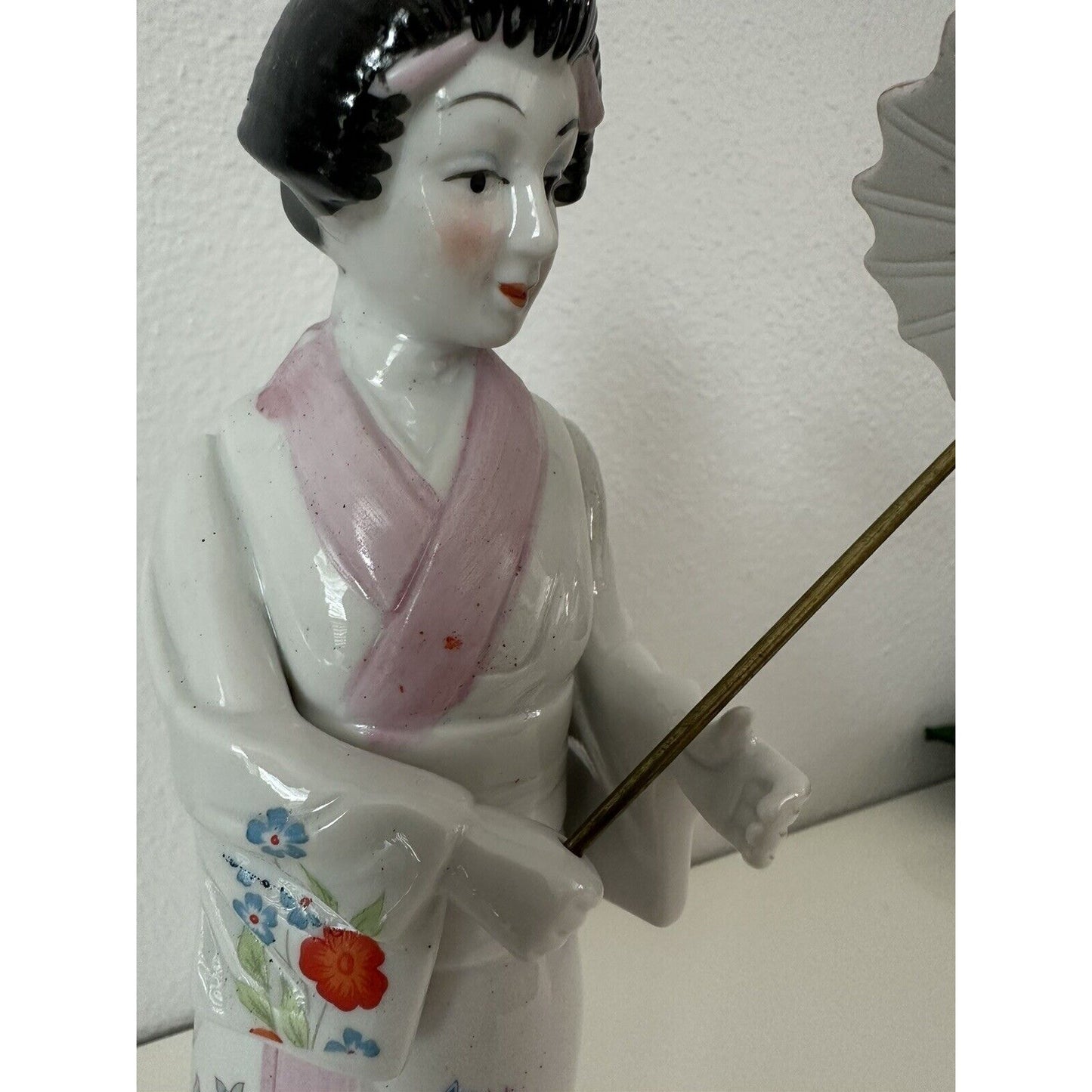 VINTAGE *NEW* 1950's Sophia-Ann Oriental Porcelain Figurine with Umbrella