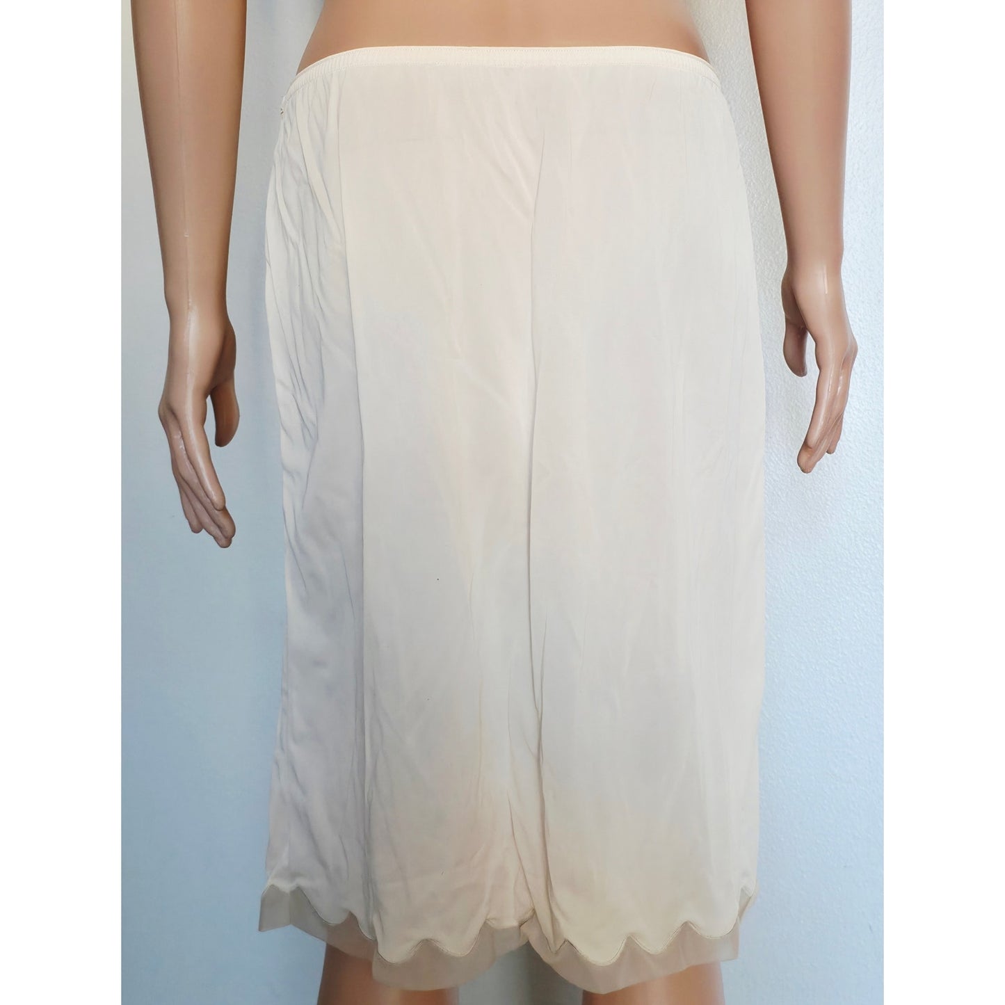 VINTAGE *NEW* 1960's Kayser Women's Cream Scalloped Half Slip Size L