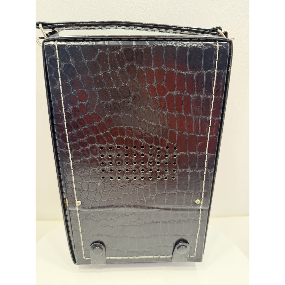 VINTAGE *PRISTINE* 1960's Petrasonic AM Sport Snake Brown Case Radio