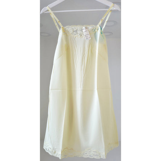 VINTAGE *NEW* 1960's Kayser Women's Light Yellow with Lace Trim Short Slip Size S