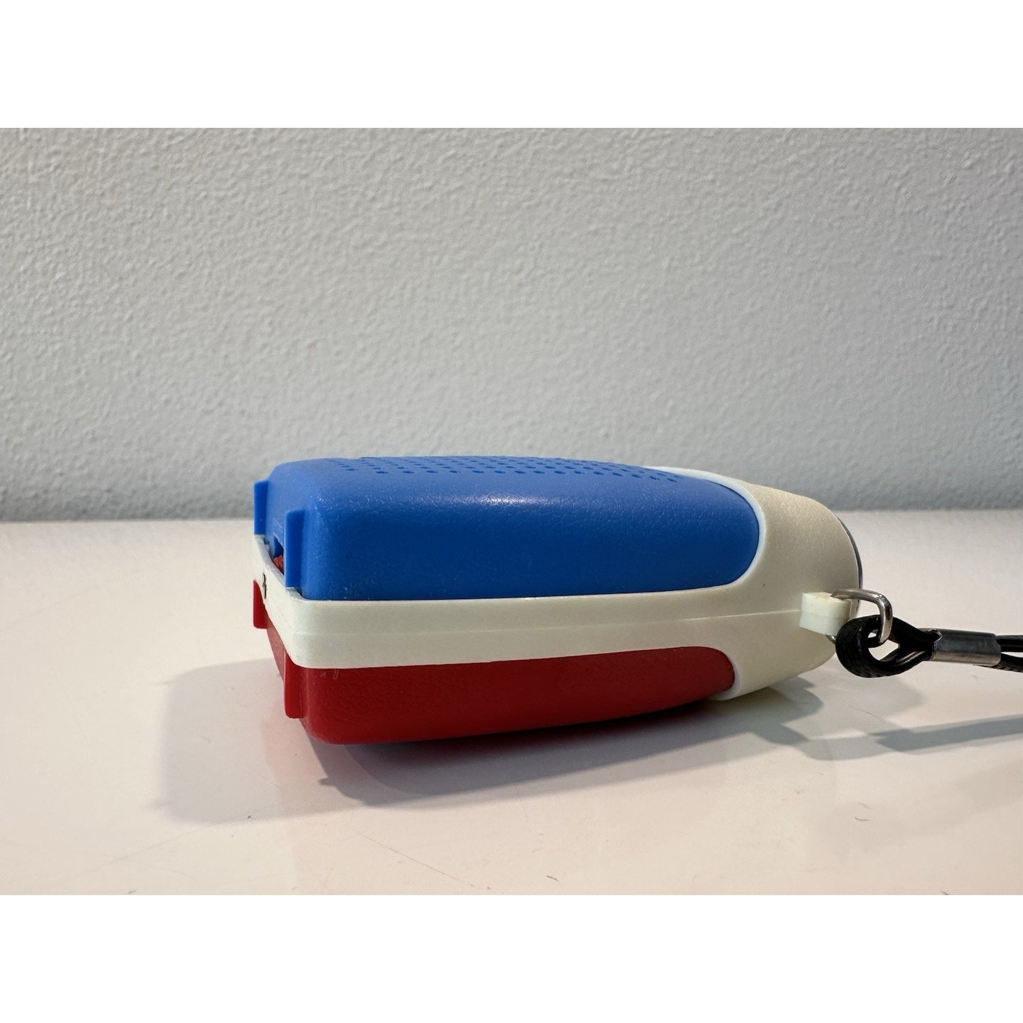 VINTAGE *NEW* ROBIN AIE-741 Red/Blue Solid State Micro Transistor Radio