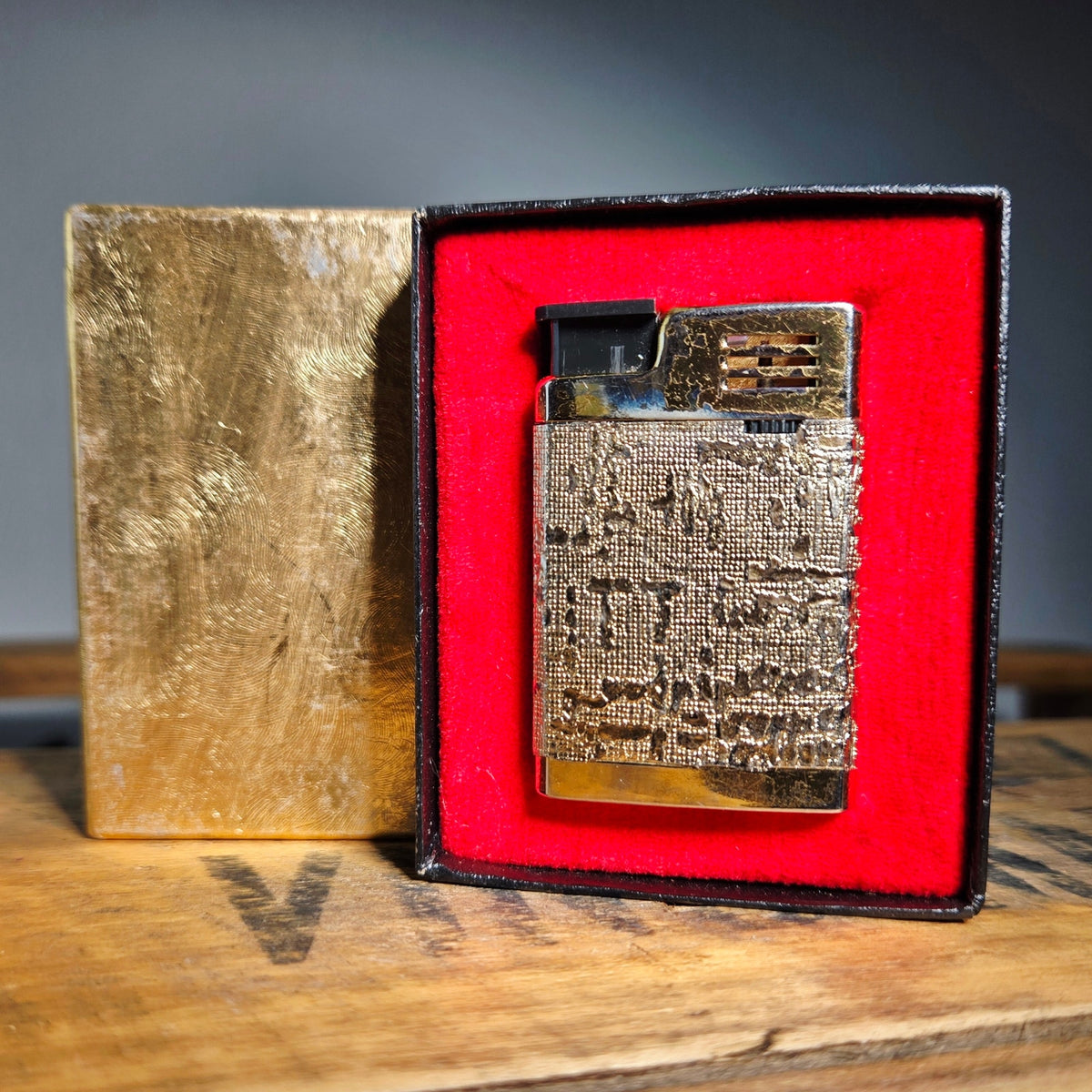 VINTAGE *NEW* 1950's Penguin Texture Butane Lighter Japan