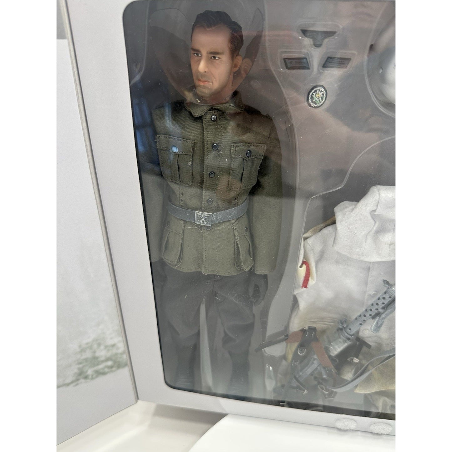 VINTAGE *NEW*Dragon WWII "Jurgen Kleinheinz" Gebirgsjager MG34 Gunner w/Sledge Jager