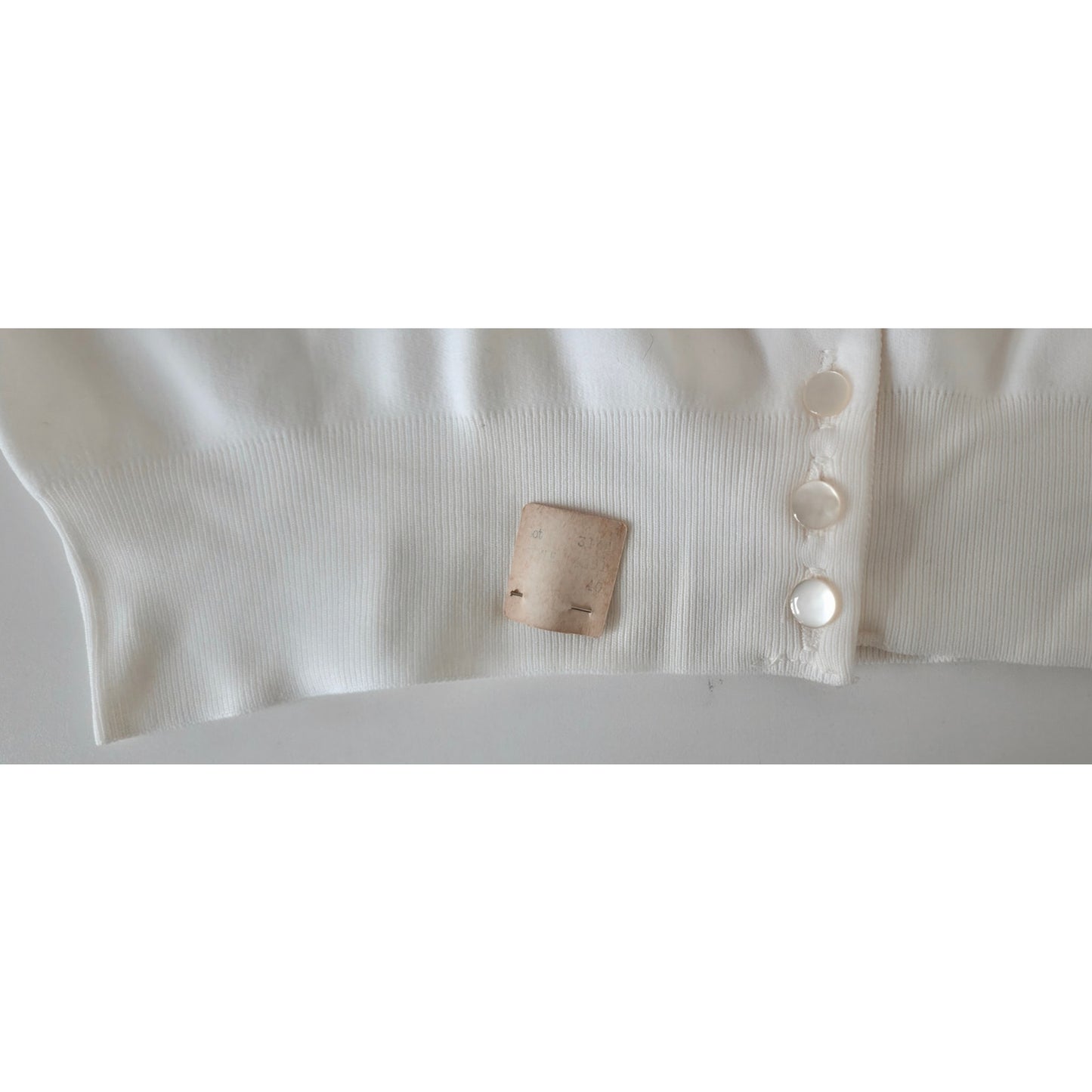 VINTAGE *NEW* 1960's Women's White V-Kneck Button Down Sweater Made in USA Sz 40