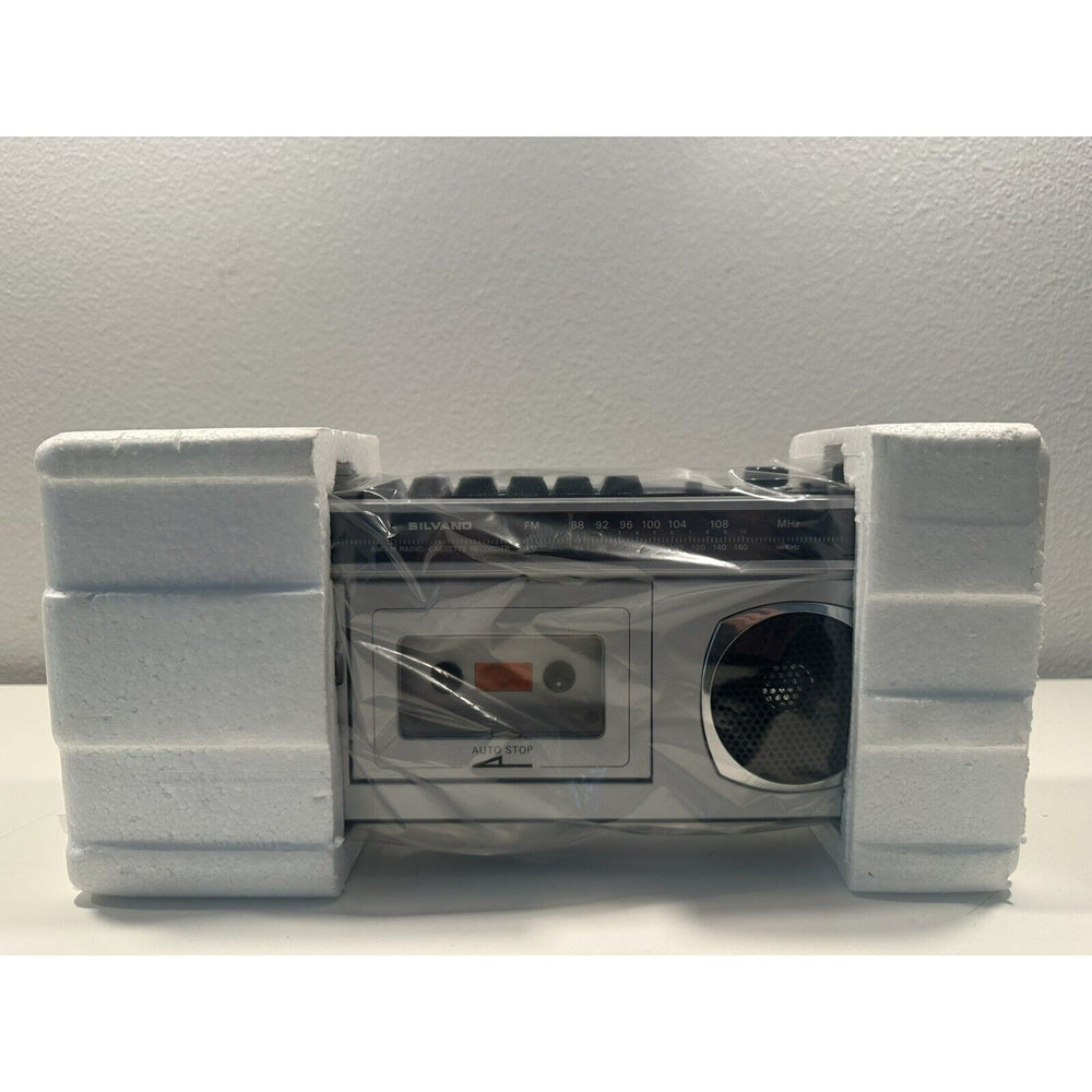 VINTAGE *NEW* Silvano KCM-2505 am/fm Mini Radio Cassette Player