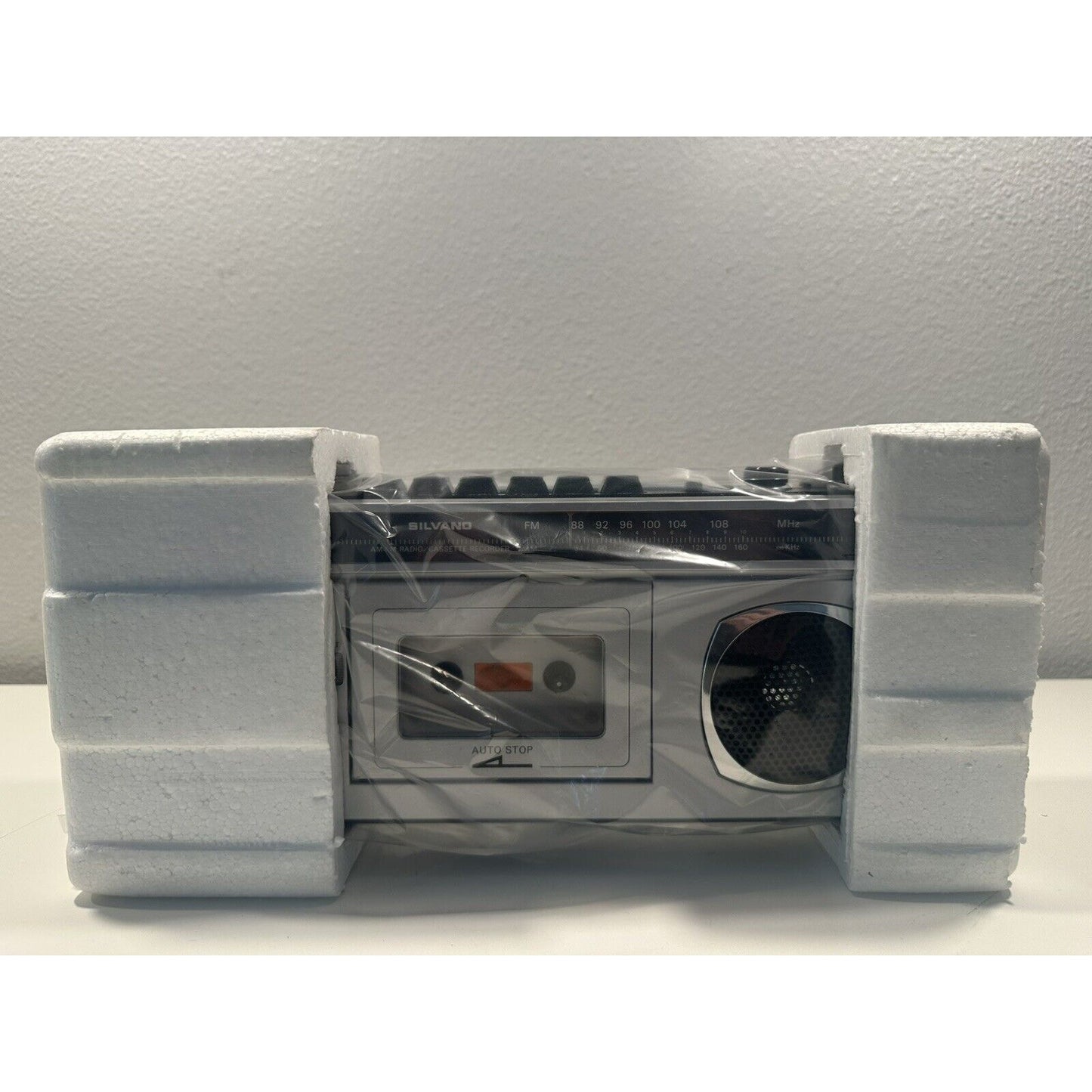 VINTAGE *NEW* Silvano KCM-2505 am/fm Mini Radio Cassette Player