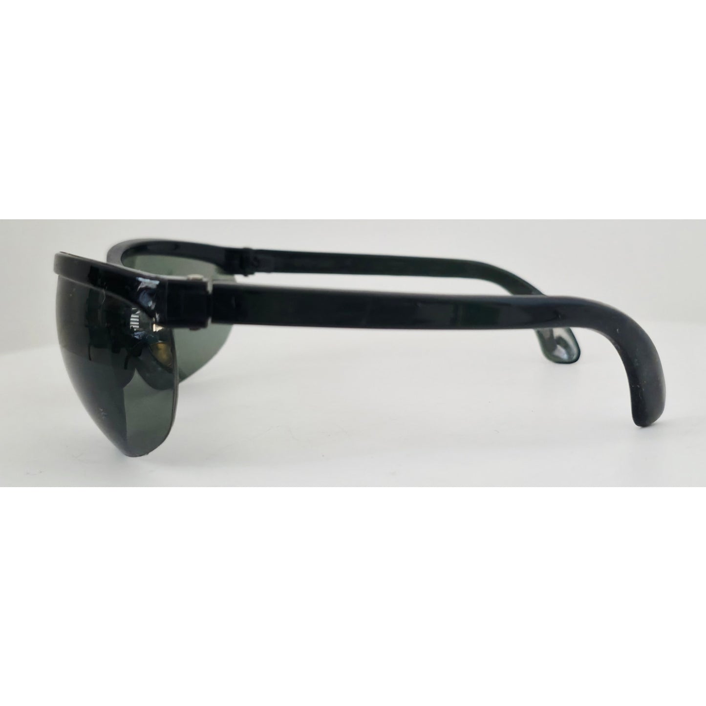 VINTAGE *NEW* 1970's Glam Unisex Black Frame with Gray Lens Sunglasses