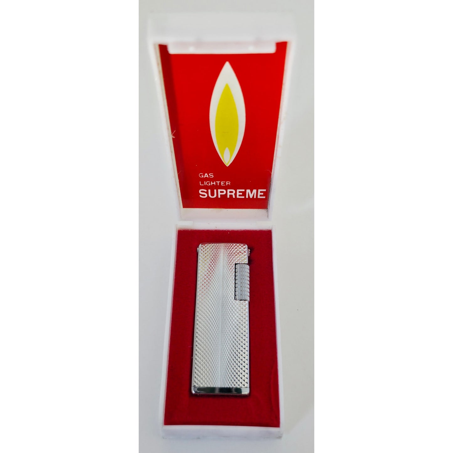 VINTAGE *NEW* 1960's Silver Textured Lighter in Original Box by Supreme USA