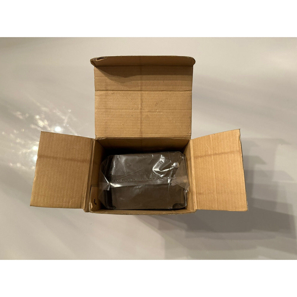 VINTAGE *NEW* Robin #2066 Solid State AM/FM Portable Radio