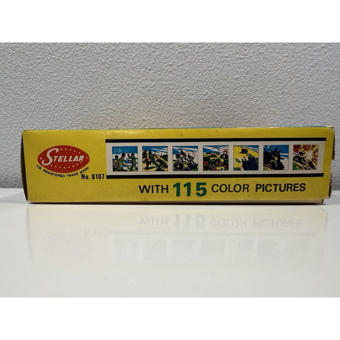 VINTAGE *NEW* 1970's Stellar Battery Operated Slide Plastic Projector