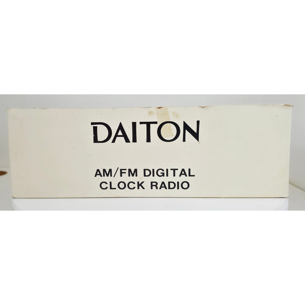 VINTAGE *PRISTINE* 1970's DAITON Space Age Analog AM/FM Clock Radio