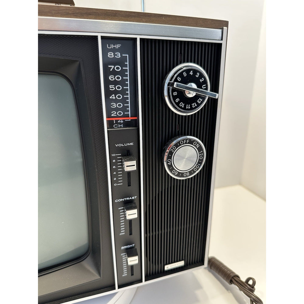 VINTAGE *PRISTINE* 1970's Crown #14TV-401 Television Japan