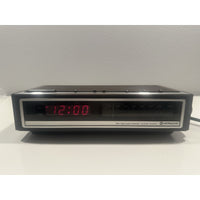 VINTAGE *NEW* 1980's Hitachi KC-651H Am/Fm 2-Band Table Radio w/Digital Clock