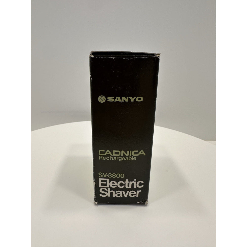 VINTAGE *PRISTINE* 1970's Sanyo SV-3800 Electric Shaver Rechargeable Razor