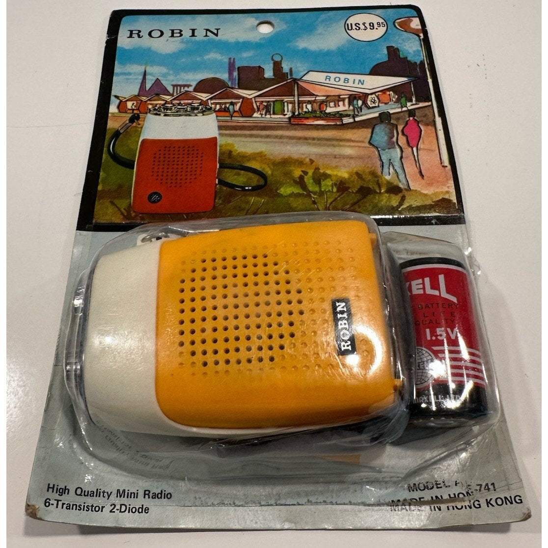 VINTAGE *NEW* 1960's ROBIN AIE-741 Yellow Solid State Micro Transistor Radio