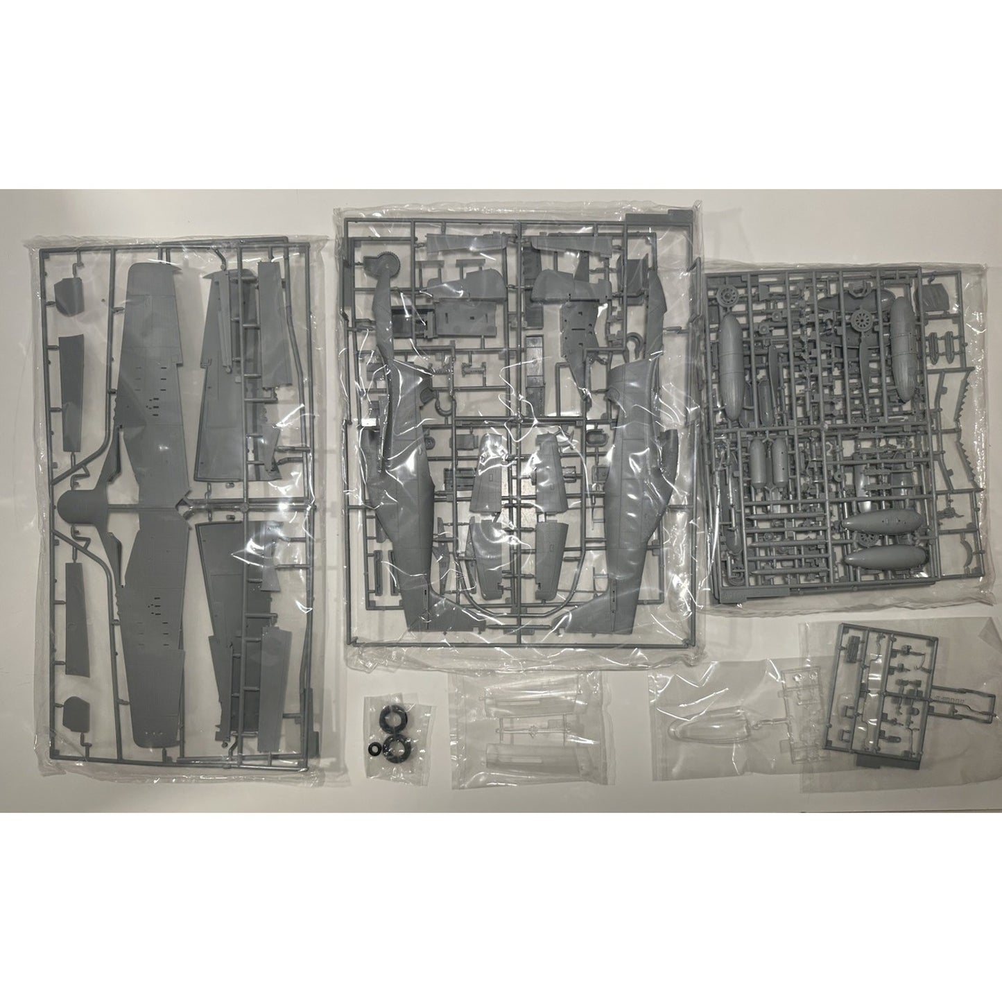 VINTAGE *NEW* Dragon P-51D Mustang Early Prod #3205 1:32 Scale Model Plane Kit