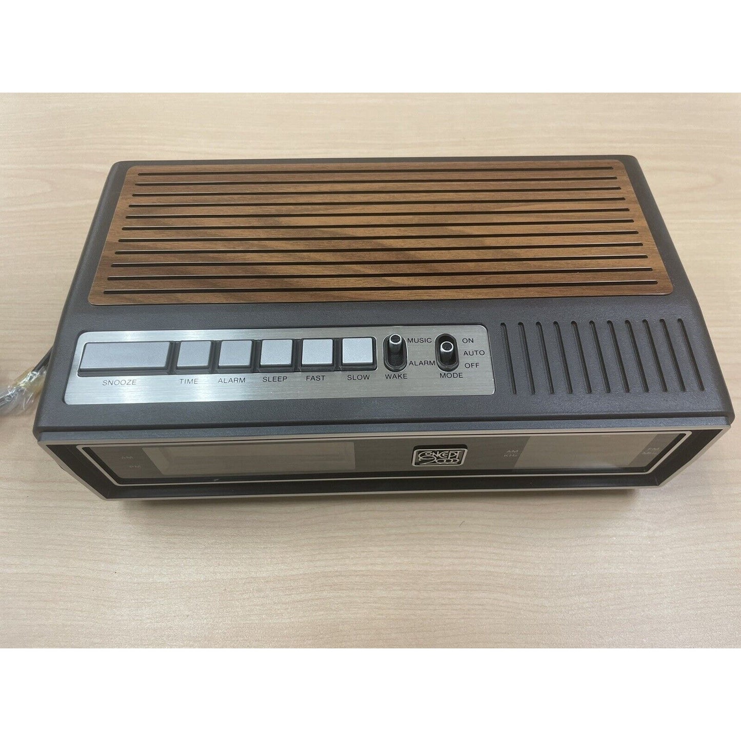 VINTAGE *NEW* 1970's Concept 2000 AM/FM Electronic Digital Clock Radio