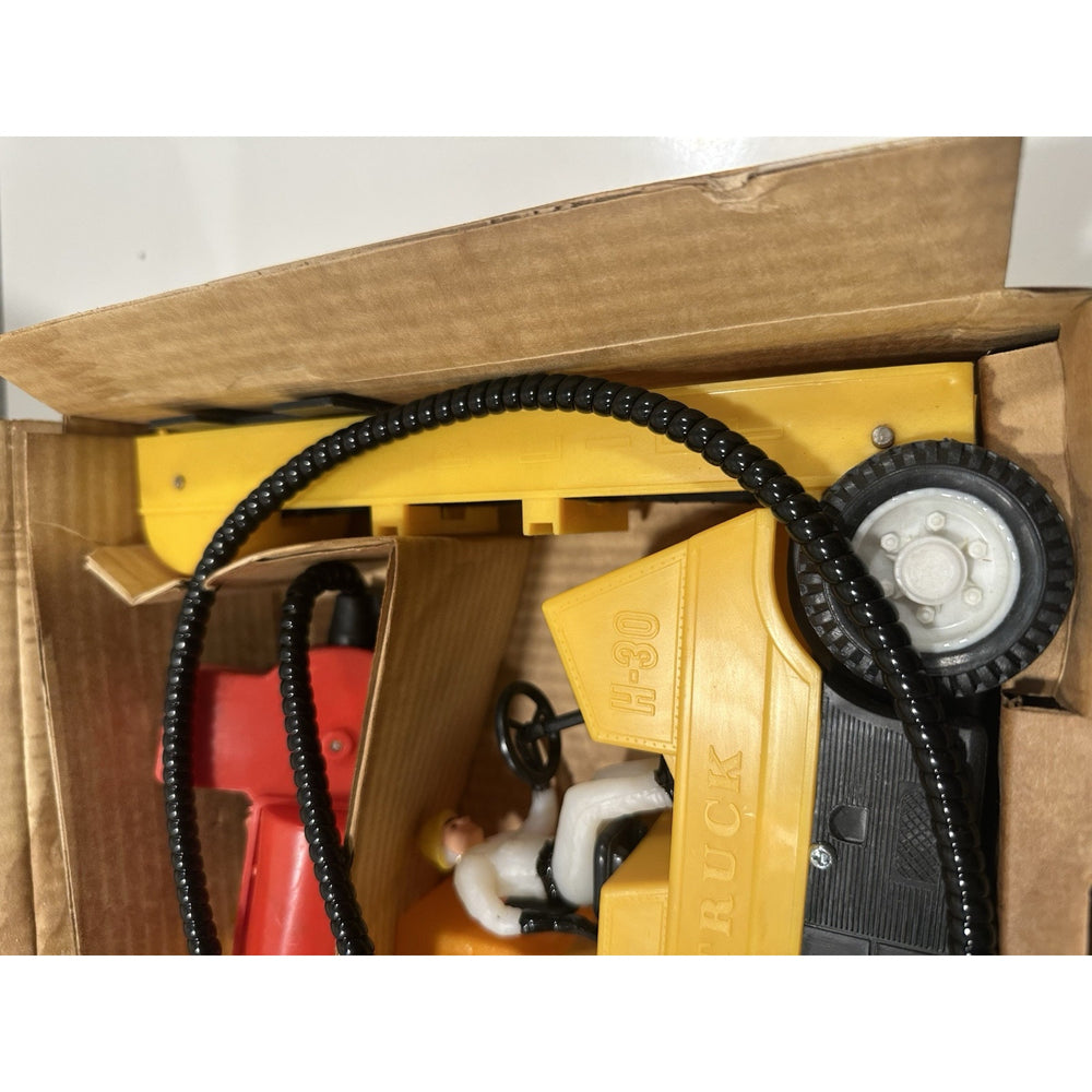 VINTAGE 1970's Hercules Remote Control Battery Fork Lift Truck Toy