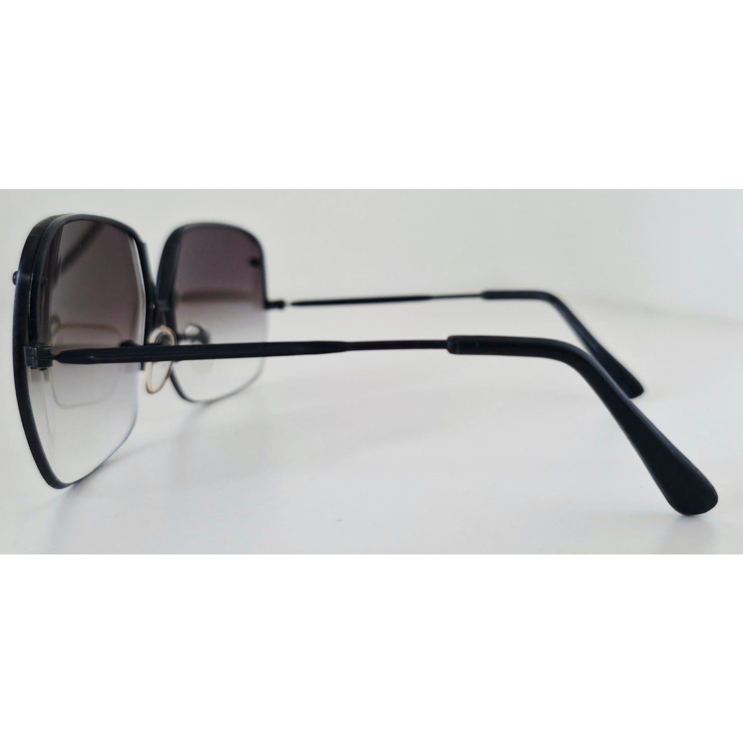 VINTAGE *NEW* 1970's Glam Unisex Sunglasses Black Frame with Smoke Gray Lens