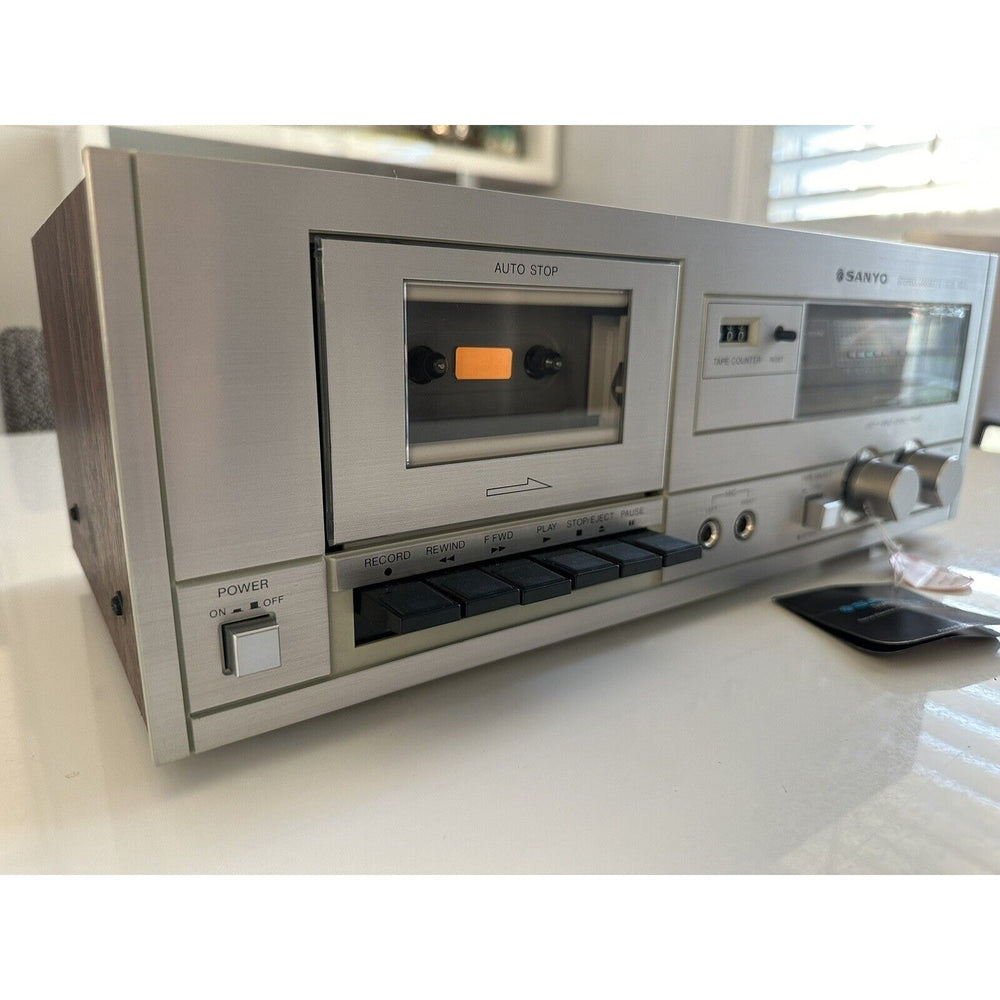 VINTAGE *NEW* Sanyo Model RD-8 Simulated Wood Stereo Cassette Deck