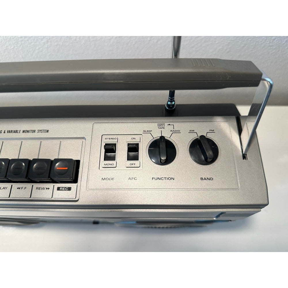 VINTAGE *NEW* 80's Hitachi TRK-7500H Boom Box Radio Cassette Recorder