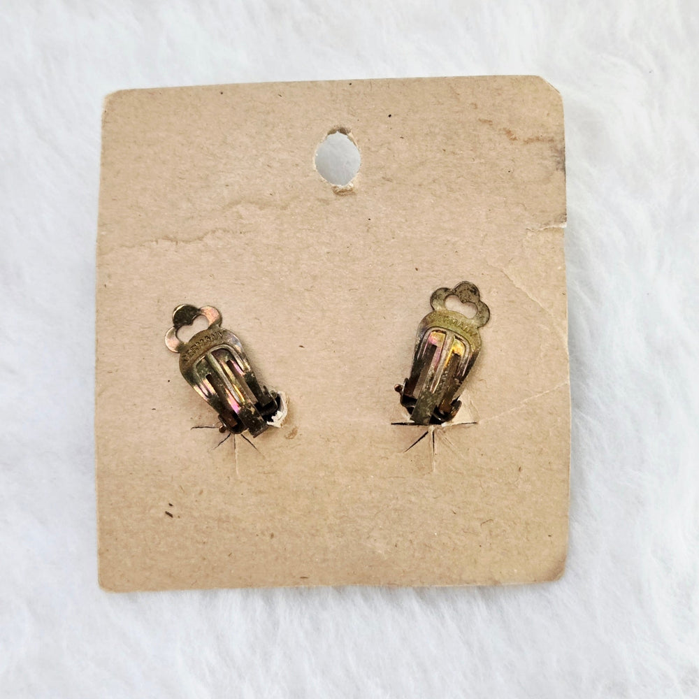 VINTAGE *NEW* 1950's Green & Gold Cluster Clip-On Earrings On Card 1.25" Germany