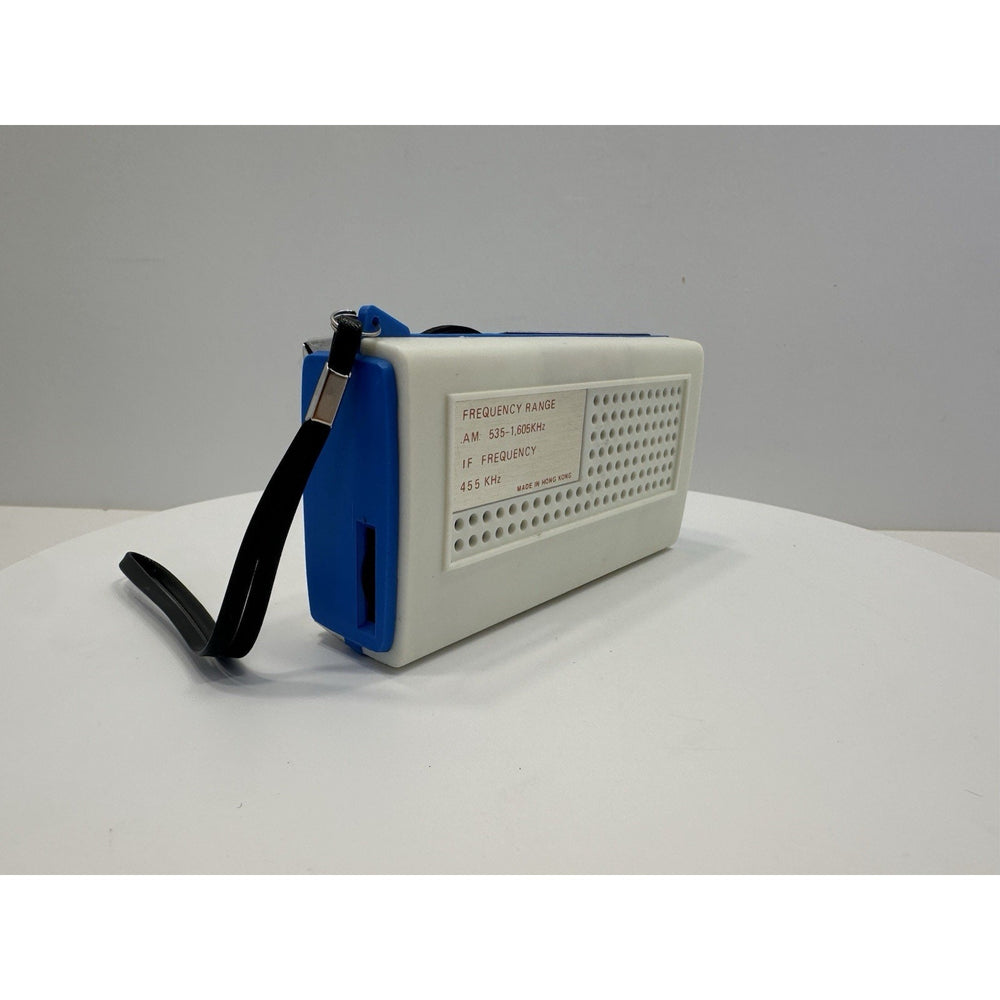 VINTAGE *NEW* Seiko 601 Blue Solid State Pocket Transistor Radio