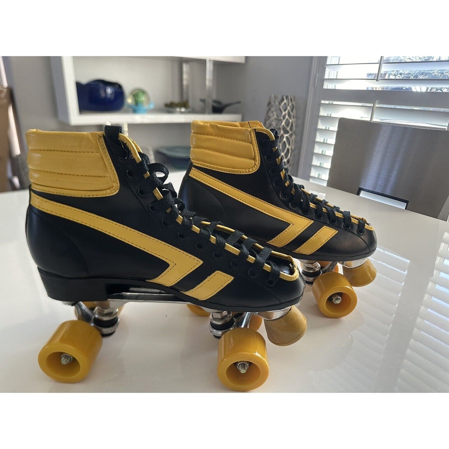 VINTAGE *NEW* 1970's Hot Shot Vinyl Demi-Boot Roller Skates- Men's 8/Women's 10