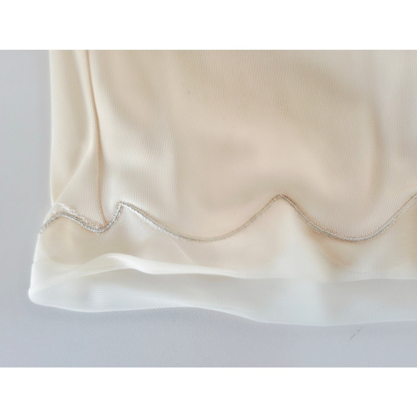 VINTAGE *NEW* 1960's Kayser Women's Cream Scalloped Half Slip Size L