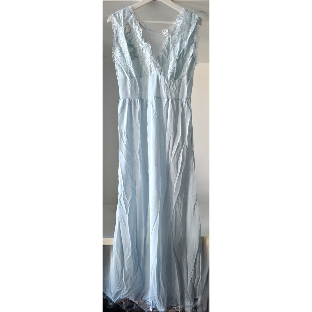 VINTAGE *NEW* 1960's Women's Light Blue Nightgown with White Lace 100% Nylon Size L