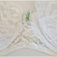 VINTAGE *NEW* 1960's Women's White Lace Push-Up Bra w/Flower Size 36A