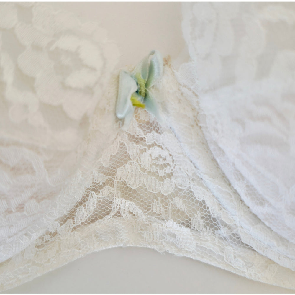 VINTAGE *NEW* 1960's Women's White Lace Push-Up Bra w/Flower Size 36A