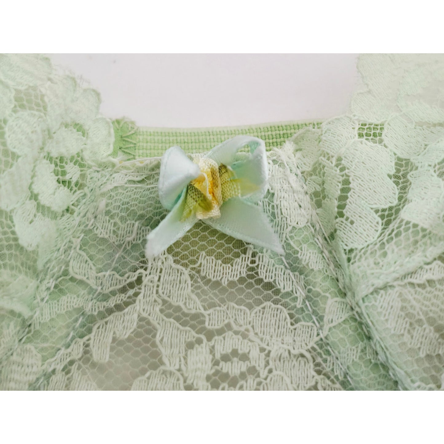 VINTAGE *NEW* 1960's Empire Foundation Women's Green Lace Push Up Bra Size 34A