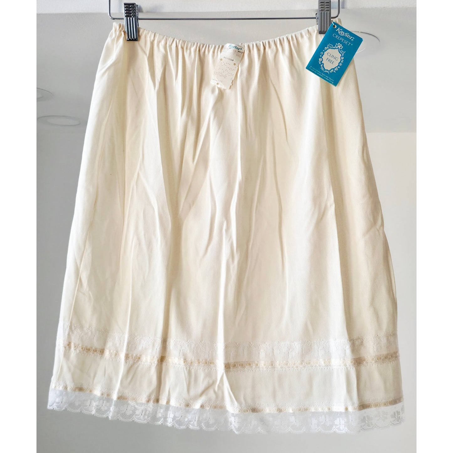 VINTAGE *NEW* 1960's Kayser Women's Cream with Lace Trim Half Slip Size M