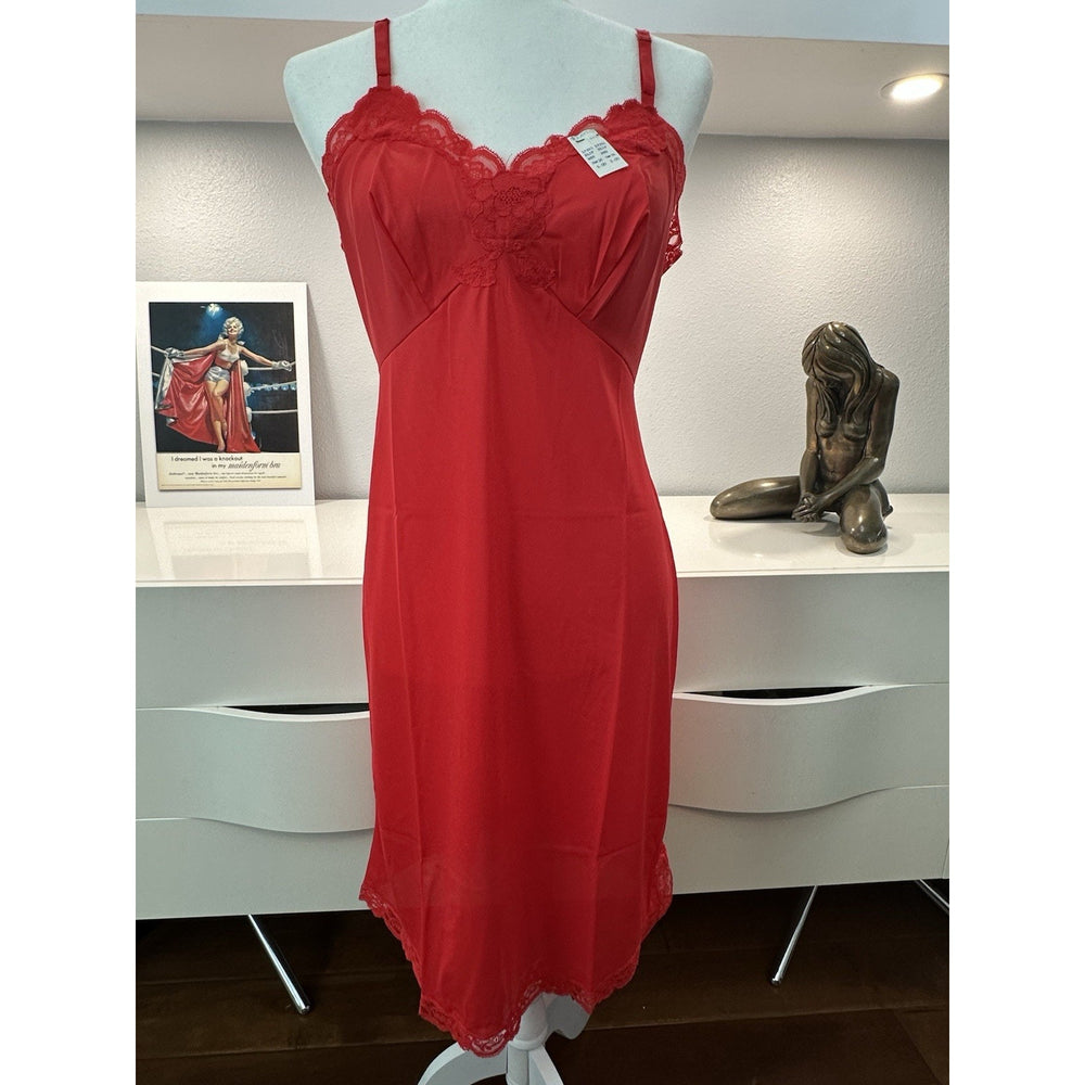VINTAGE *NEW* 1960's Kayser Slip Real Red Size 36 100% Nylon w/ Lace Trim