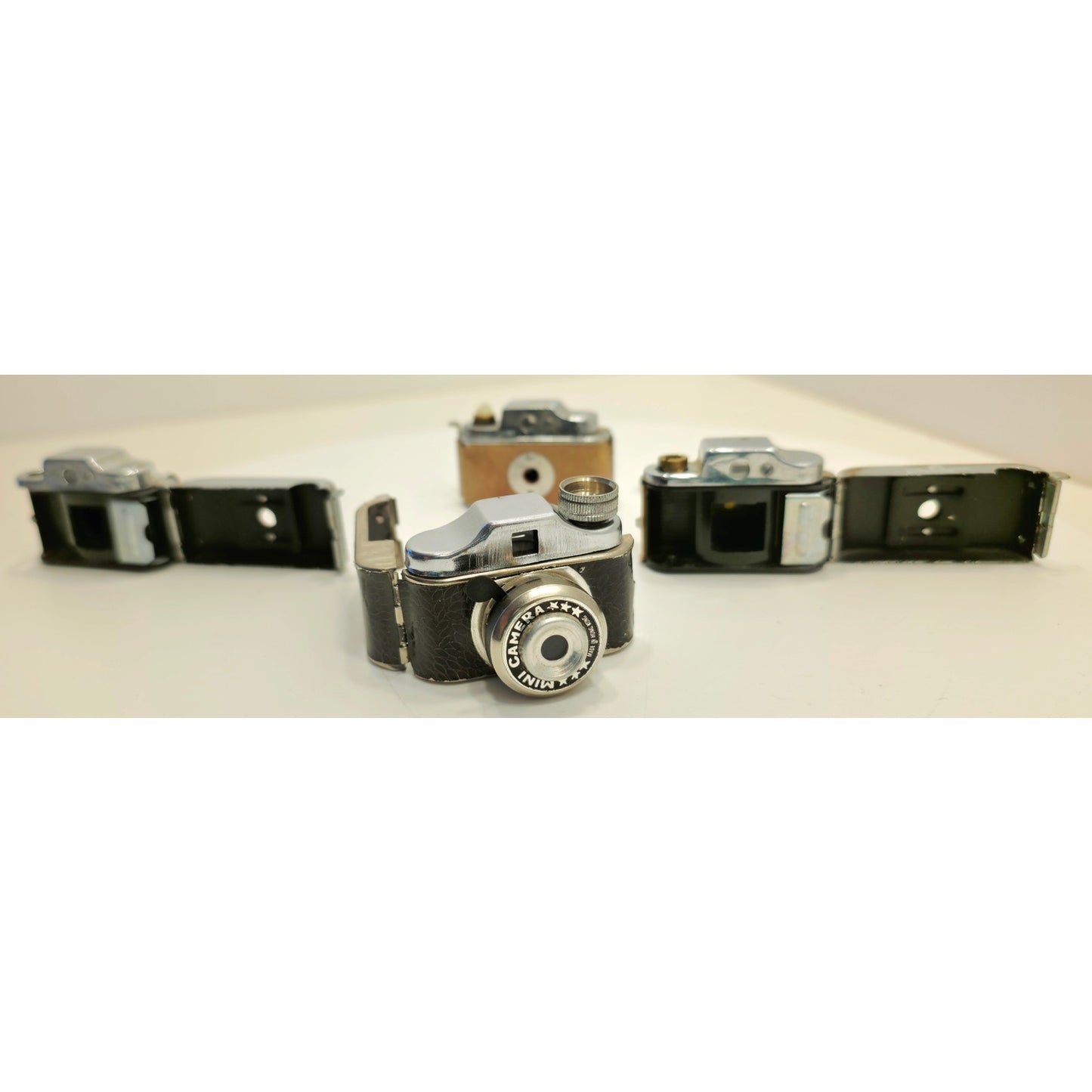 VINTAGE 1950's Set of 4 Micro Mini Cameras Made in Japan (Needs Lovin)