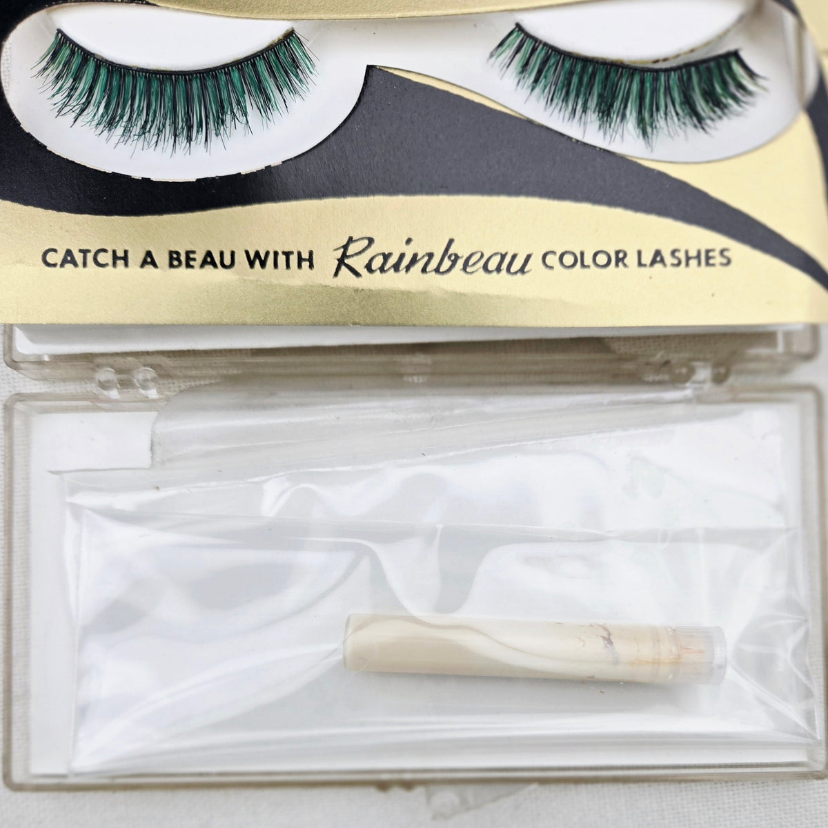 VINTAGE *NEW* 1960s Jija Green Glow 100% Human Hair Curved Eye Lashes